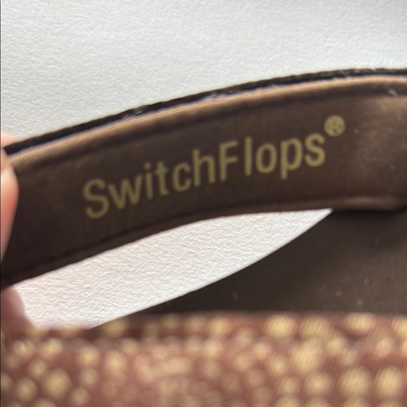 Lindsay Phillips Switch Flops Sandals with Detachable Straps - Picture 3 of 9